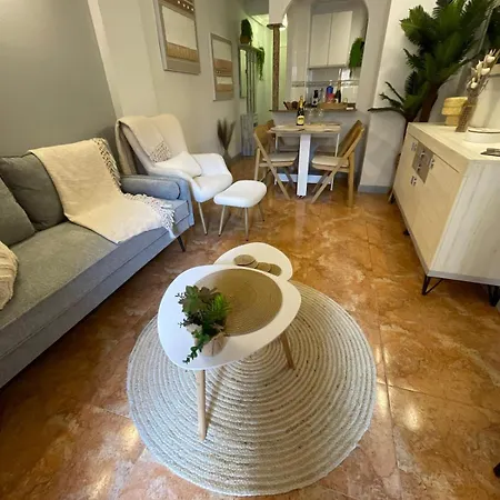 Reel Luxury With Swimming Pool *