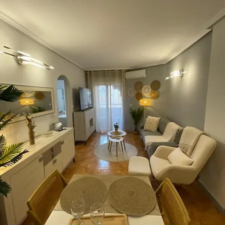 Reel Luxury With Swimming Pool Torrevieja
