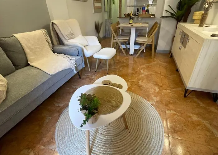 Reel Luxury With Swimming Pool *