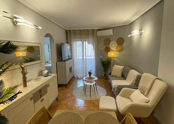 Reel Luxury With Swimming Pool Torrevieja